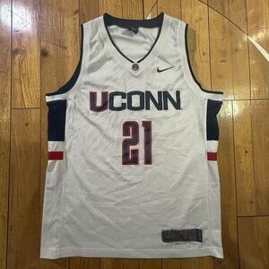 Nike UConn Huskies Basketball Jersey Mens Medium White NCAA College Hoops #21